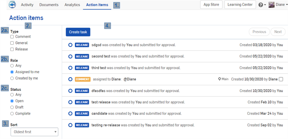 Captura de pantalla de la página Elementos de acción, en la que puede supervisar las versiones y las tareas