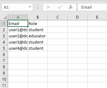 Feuille de calcul contenant les spécifications relatives aux e-mails/rôles pour l'ajout d'utilisateurs à une classe